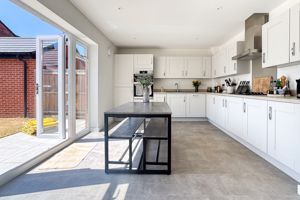 Kitchen diner- click for photo gallery